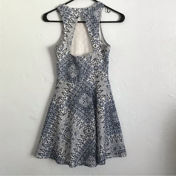 Aeropostale Womens Fit & Flare Skater mini Dress Sz XS Blue White Moroccan boho - Picture 4 of 6
